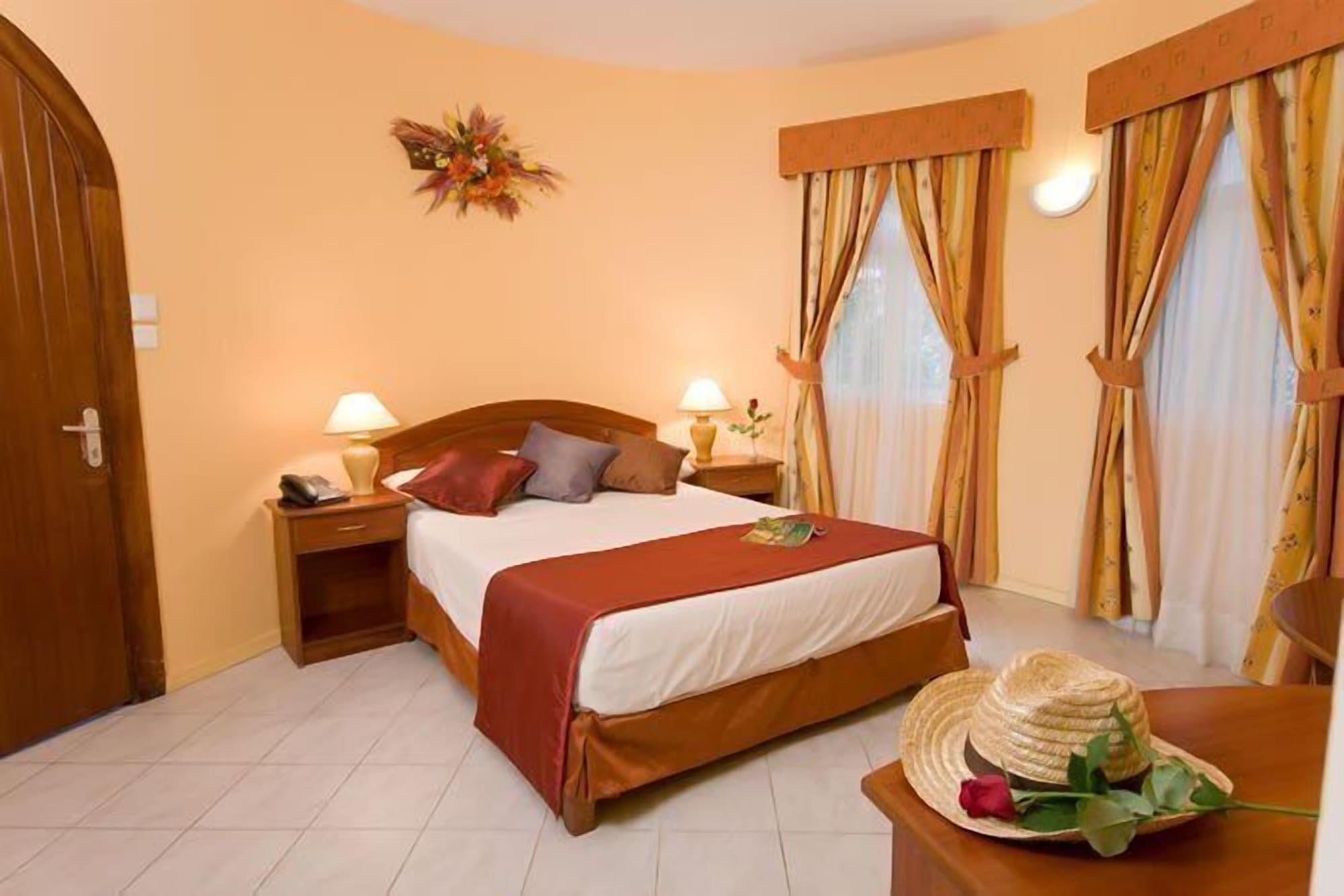 Gold Beach Resort Flic en Flac Экстерьер фото
