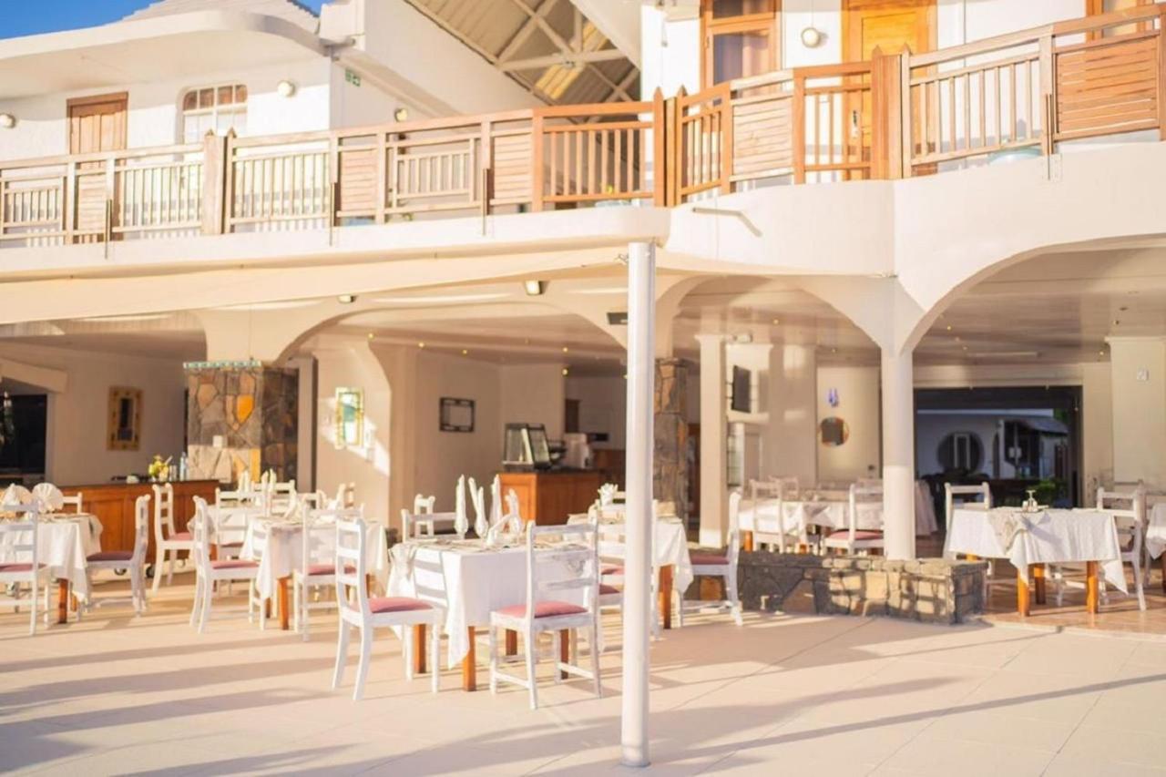 Gold Beach Resort Flic en Flac Экстерьер фото
